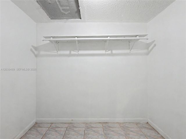 3rd Ct 20135 1, Miami, FL 33179