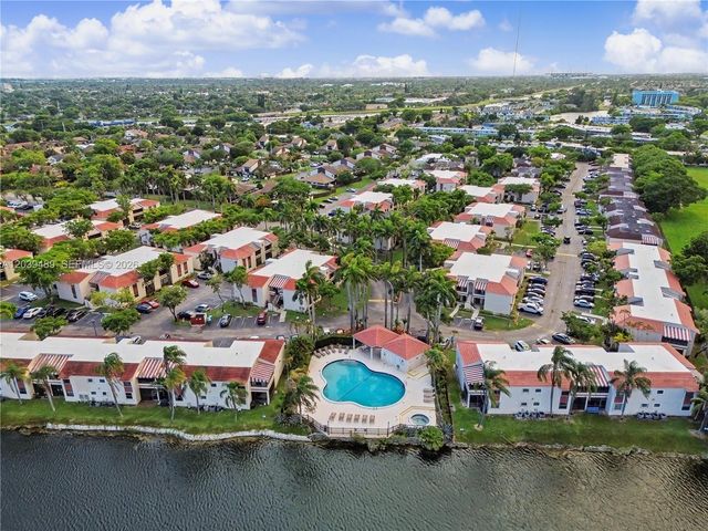 3rd Ct 20135 1, Miami, FL 33179