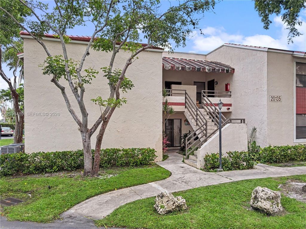 3rd Ct 20135 1, Miami, FL 33179