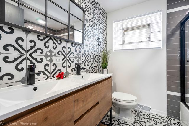 30 W 126th Place, Chicago, IL 60628