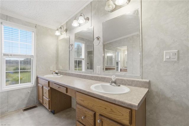 60 Whitehurst RD, Gates, NC 27937