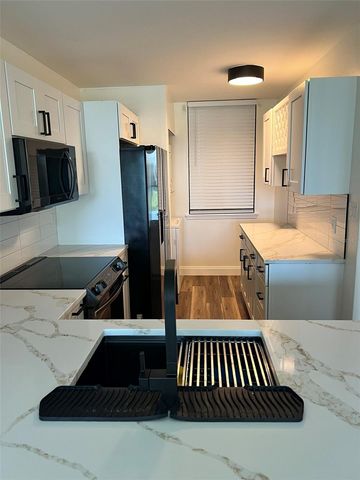 2424 W TAMPA BAY BOULEVARD L203, Tampa, FL 33607