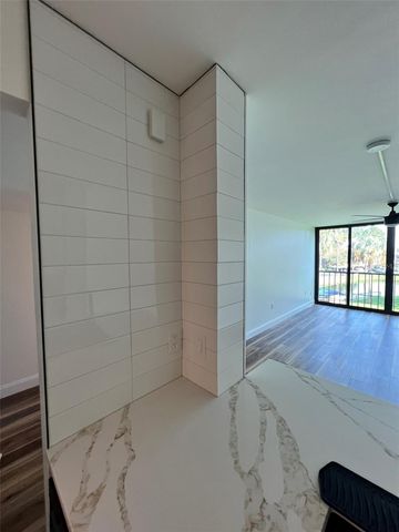 2424 W TAMPA BAY BOULEVARD L203, Tampa, FL 33607