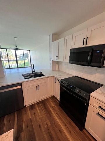 2424 W TAMPA BAY BOULEVARD L203, Tampa, FL 33607