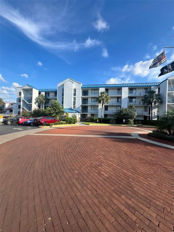 2424 W TAMPA BAY BOULEVARD L203, Tampa, FL 33607