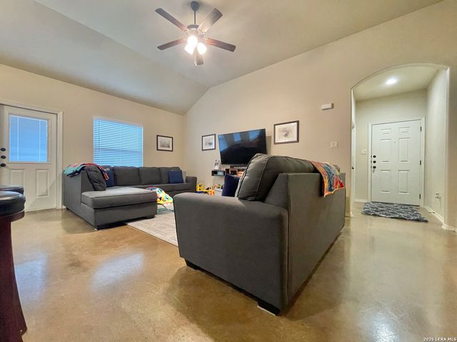 342 Emma, New Braunfels, TX 78130