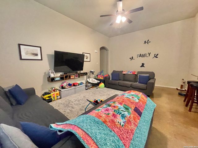 342 Emma, New Braunfels, TX 78130