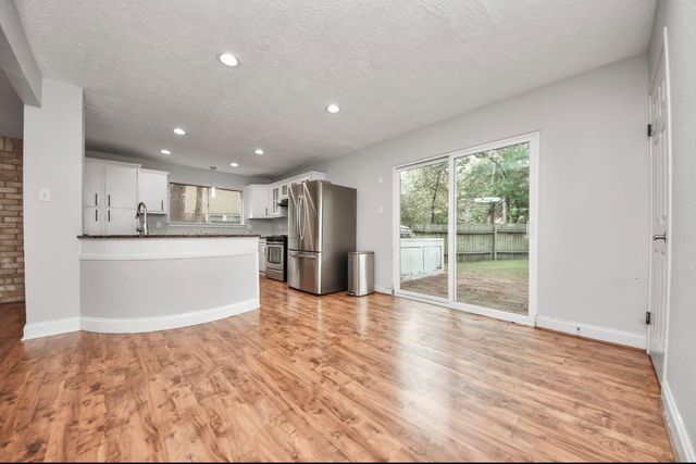 2015 E Lacey Oak Cir, The Woodlands, TX 77380