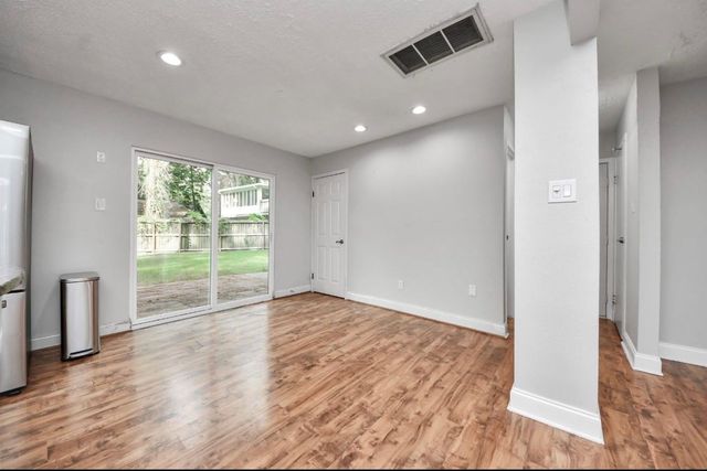 2015 E Lacey Oak Cir, The Woodlands, TX 77380