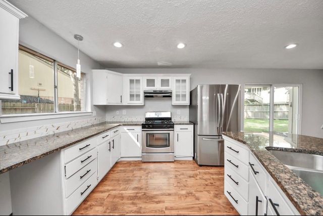 2015 E Lacey Oak Cir, The Woodlands, TX 77380