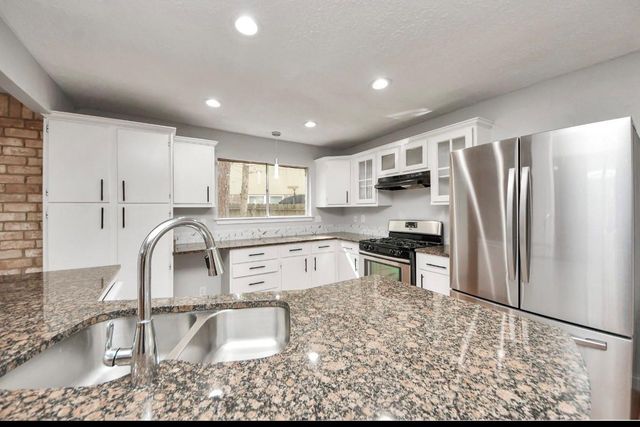 2015 E Lacey Oak Cir, The Woodlands, TX 77380
