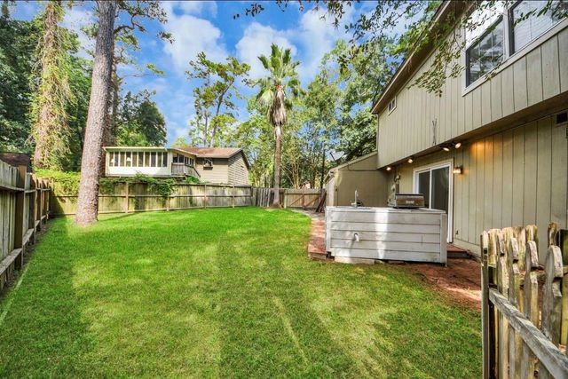 2015 E Lacey Oak Cir, The Woodlands, TX 77380