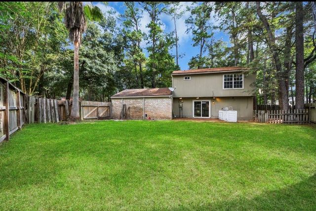 2015 E Lacey Oak Cir, The Woodlands, TX 77380