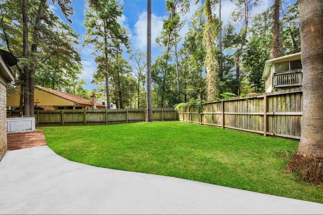 2015 E Lacey Oak Cir, The Woodlands, TX 77380