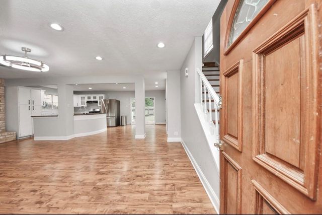 2015 E Lacey Oak Cir, The Woodlands, TX 77380
