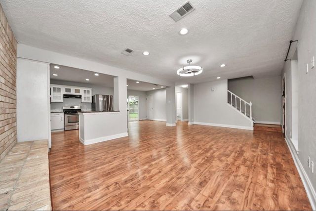 2015 E Lacey Oak Cir, The Woodlands, TX 77380