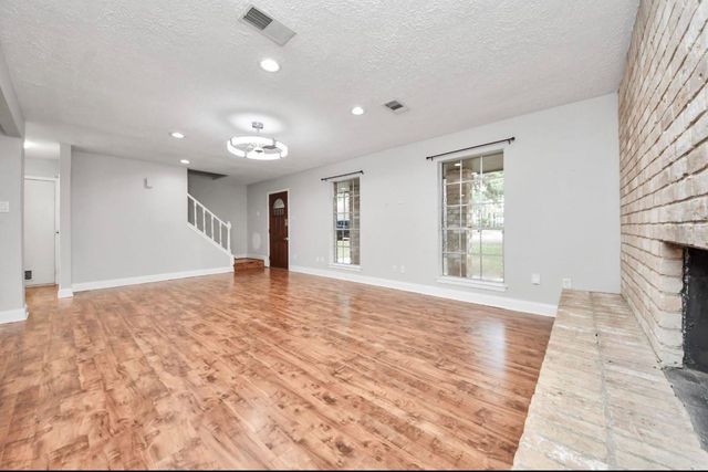 2015 E Lacey Oak Cir, The Woodlands, TX 77380