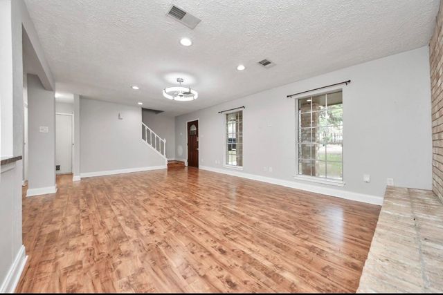 2015 E Lacey Oak Cir, The Woodlands, TX 77380