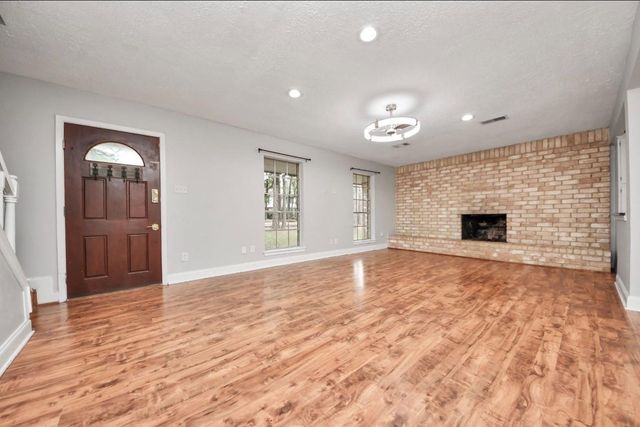 2015 E Lacey Oak Cir, The Woodlands, TX 77380