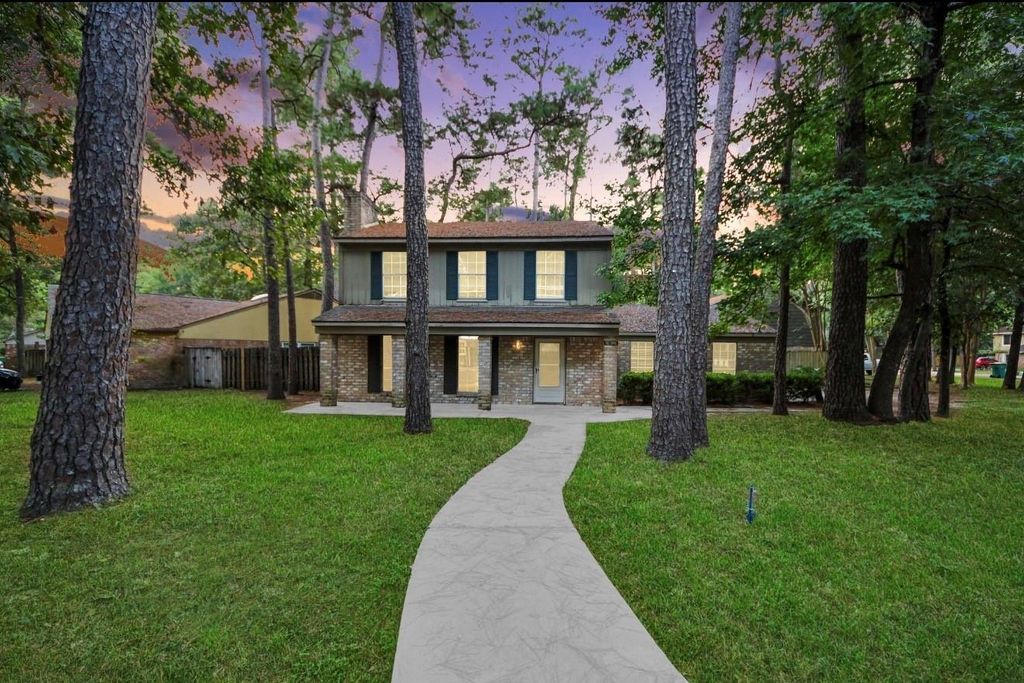 2015 E Lacey Oak Cir, The Woodlands, TX 77380