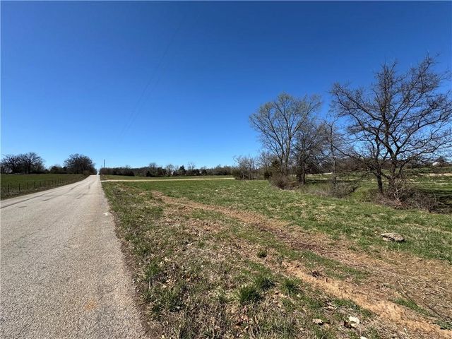 Tract 4 NW Peterson, Highfill, AR 72713