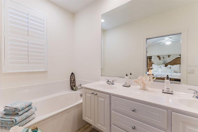 1564 NAPOLI DRIVE W, Sarasota, FL 34232