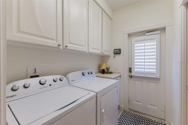 1564 NAPOLI DRIVE W, Sarasota, FL 34232