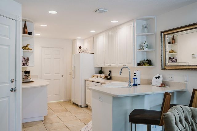 1564 NAPOLI DRIVE W, Sarasota, FL 34232