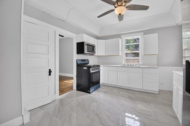 6053 37th AVENUE, Kenosha, WI 53142