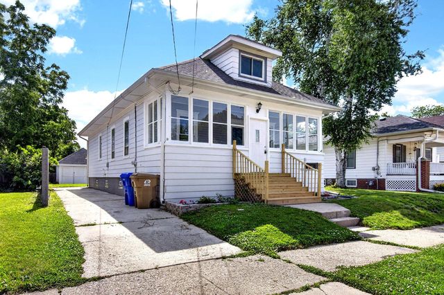 6053 37th AVENUE, Kenosha, WI 53142