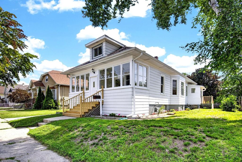 6053 37th AVENUE, Kenosha, WI 53142