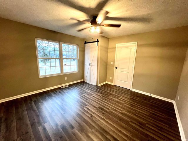 9603 W 575 S, Owensville, IN 47665