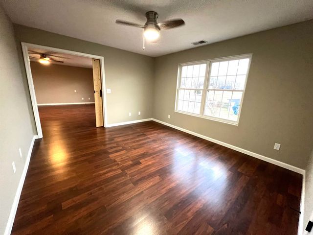 9603 W 575 S, Owensville, IN 47665