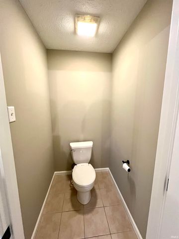 9603 W 575 S, Owensville, IN 47665