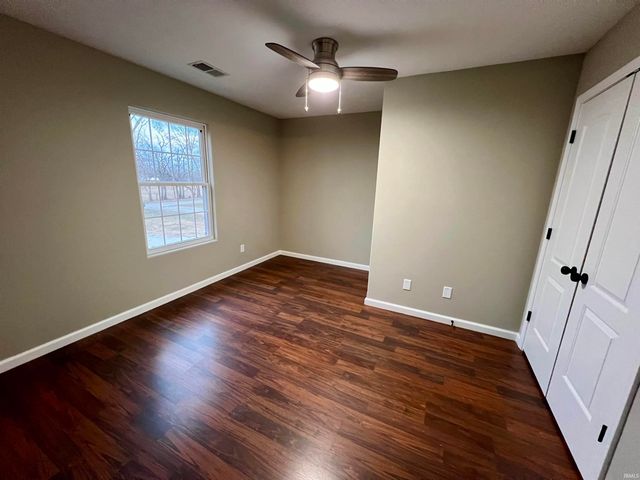 9603 W 575 S, Owensville, IN 47665