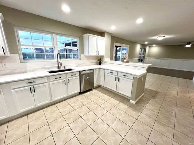 9603 W 575 S, Owensville, IN 47665