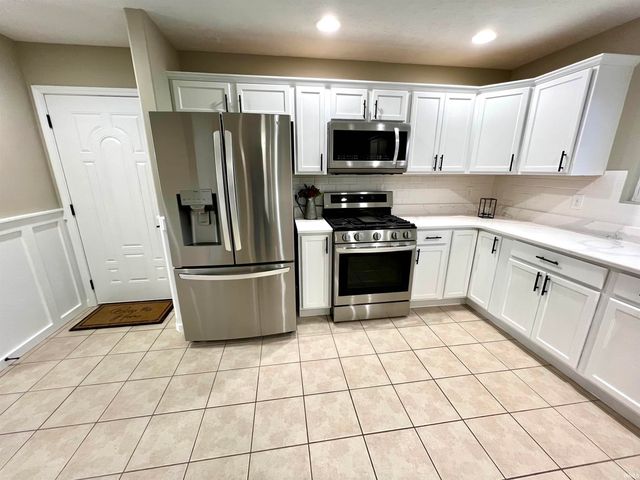 9603 W 575 S, Owensville, IN 47665