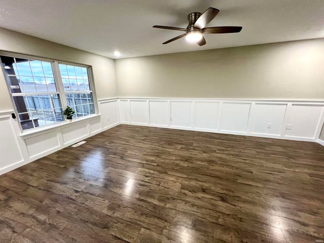 9603 W 575 S, Owensville, IN 47665