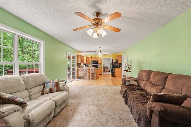 215 Blakes Court, Thomasville, NC 27360