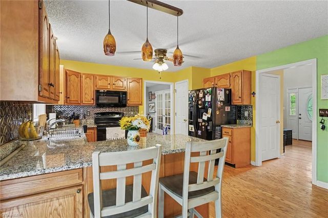 215 Blakes Court, Thomasville, NC 27360