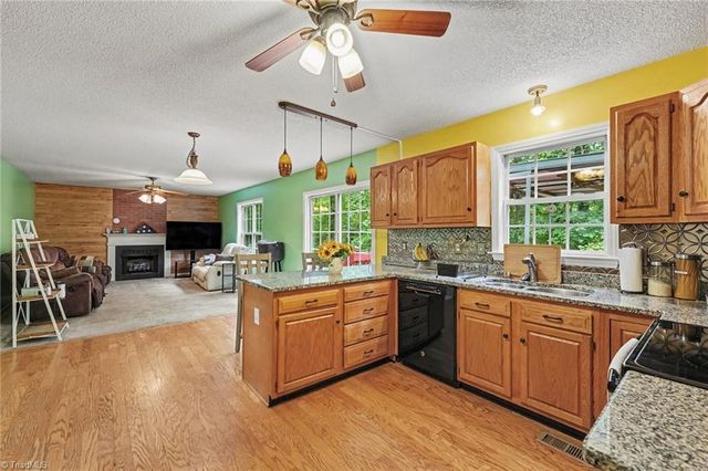 215 Blakes Court, Thomasville, NC 27360