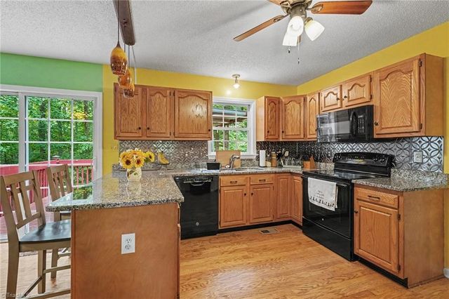 215 Blakes Court, Thomasville, NC 27360