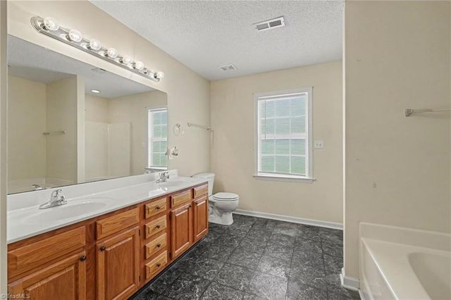 215 Blakes Court, Thomasville, NC 27360