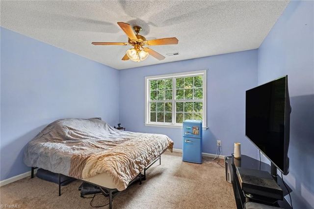 215 Blakes Court, Thomasville, NC 27360