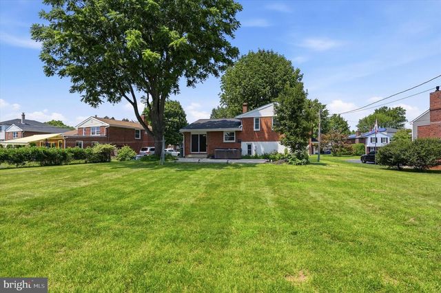 1411 SANDWOOD RD, Conshohocken, PA 19428