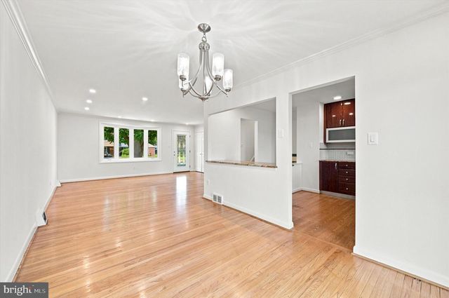 1411 SANDWOOD RD, Conshohocken, PA 19428