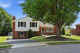 1411 SANDWOOD RD, Conshohocken, PA 19428