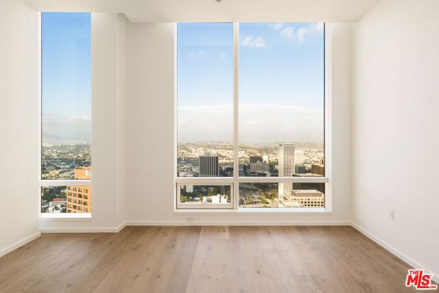 1000 W 8th Street 5802, Los Angeles, CA 90017