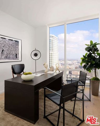 1000 W 8th Street 5802, Los Angeles, CA 90017