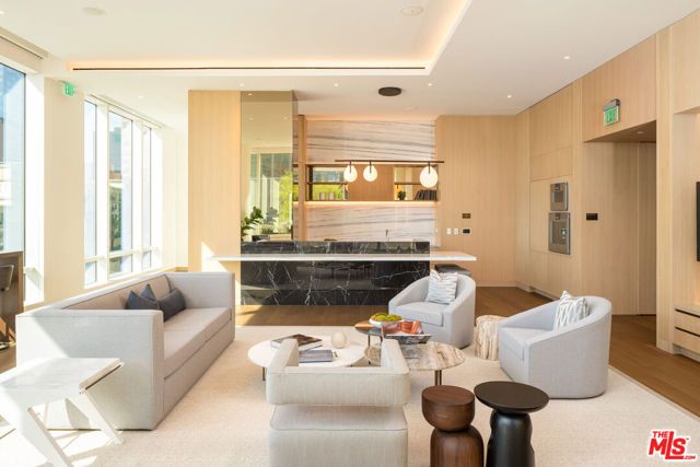 1000 W 8th Street 5802, Los Angeles, CA 90017